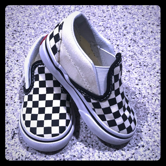 size 5 checkered vans